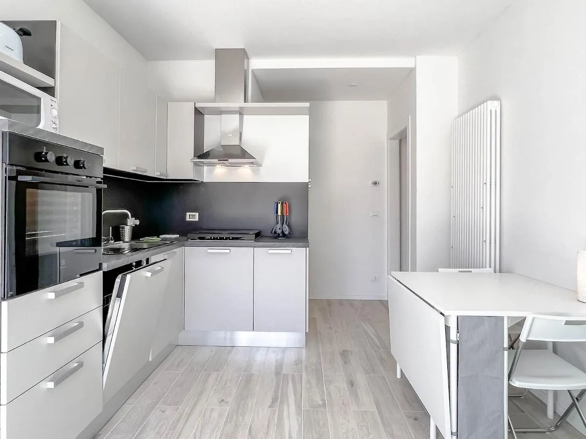 Nuovo Bilocale Con Posto Auto Apartment Varazze Italy